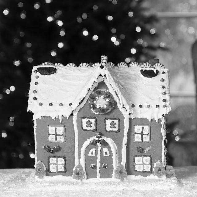 Beautiful Christmas Gingerbread House Ideas photo 2